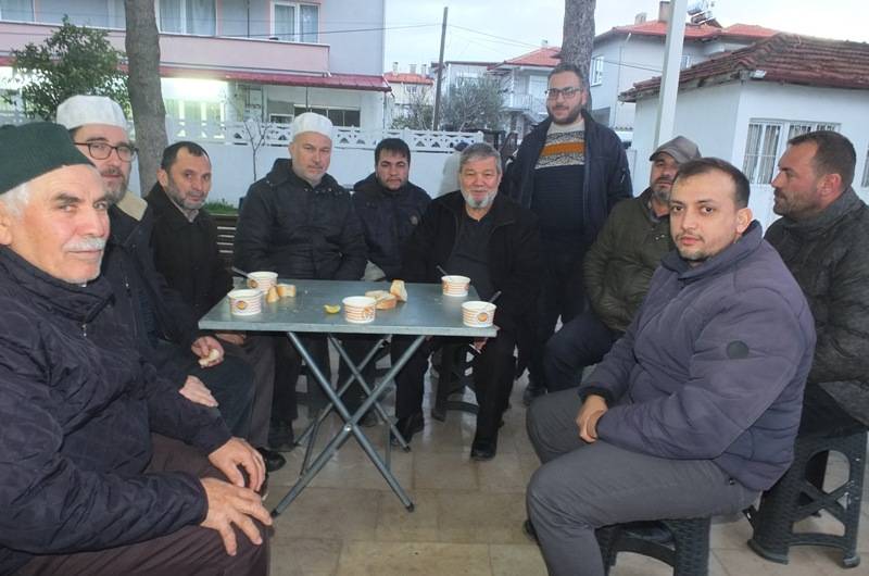 Burhaniye'de sabah namazı buluşması..