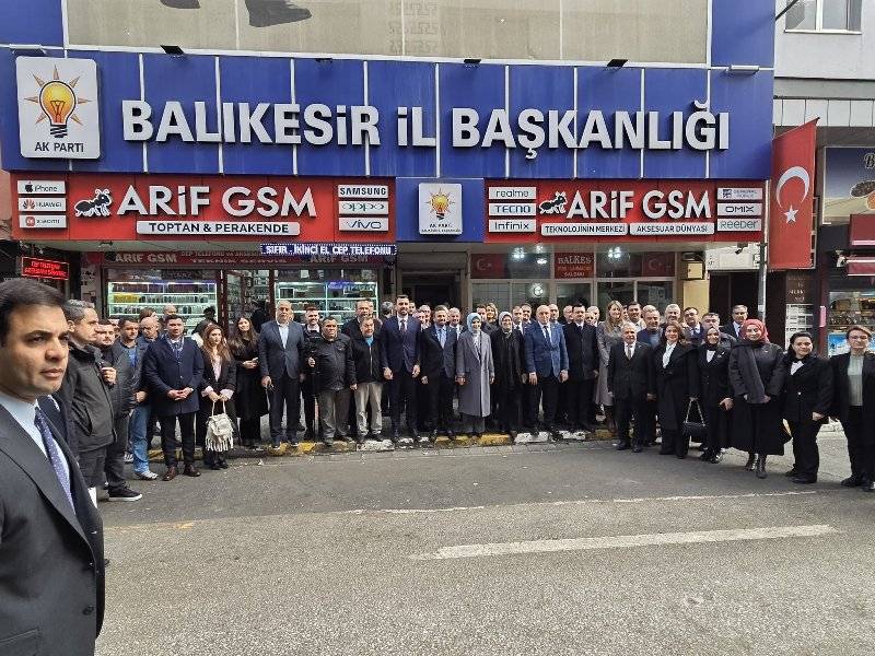 Balıkesir'de Bakan Göktaş rüzgarı..