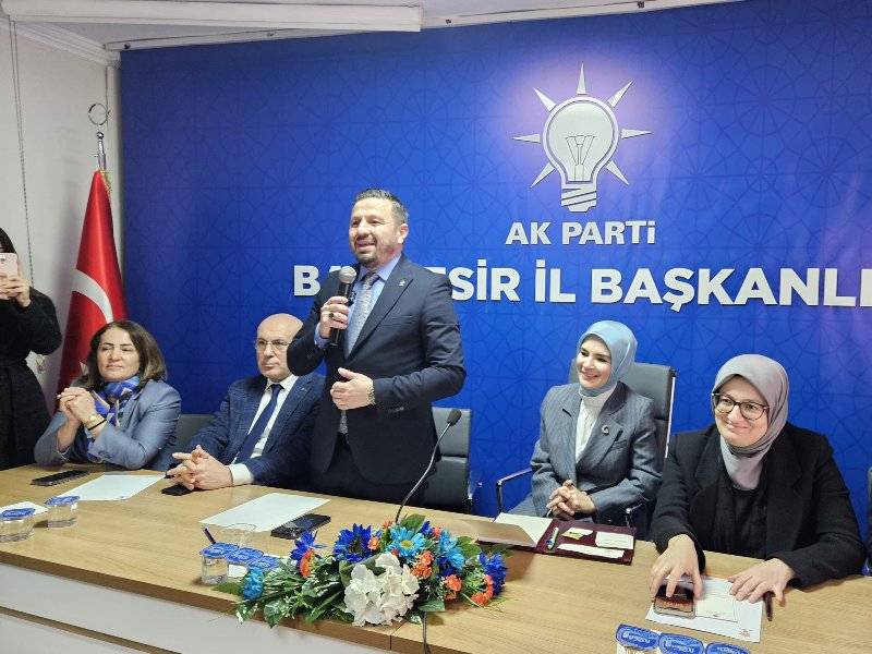 Balıkesir'de Bakan Göktaş rüzgarı..