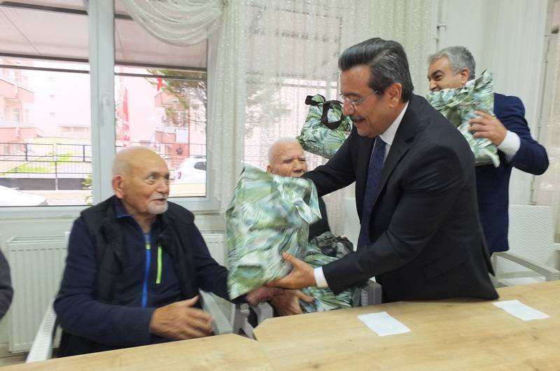 Burhaniye'de Briç Turnuvaları Devam Ediyor