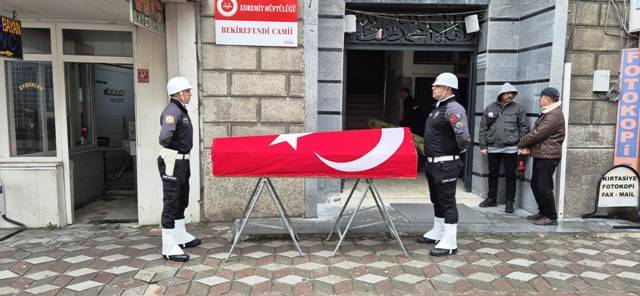 Emekli Başkomiser Engin Gelibolu son yolculuğuna hüzünle uğurlandı