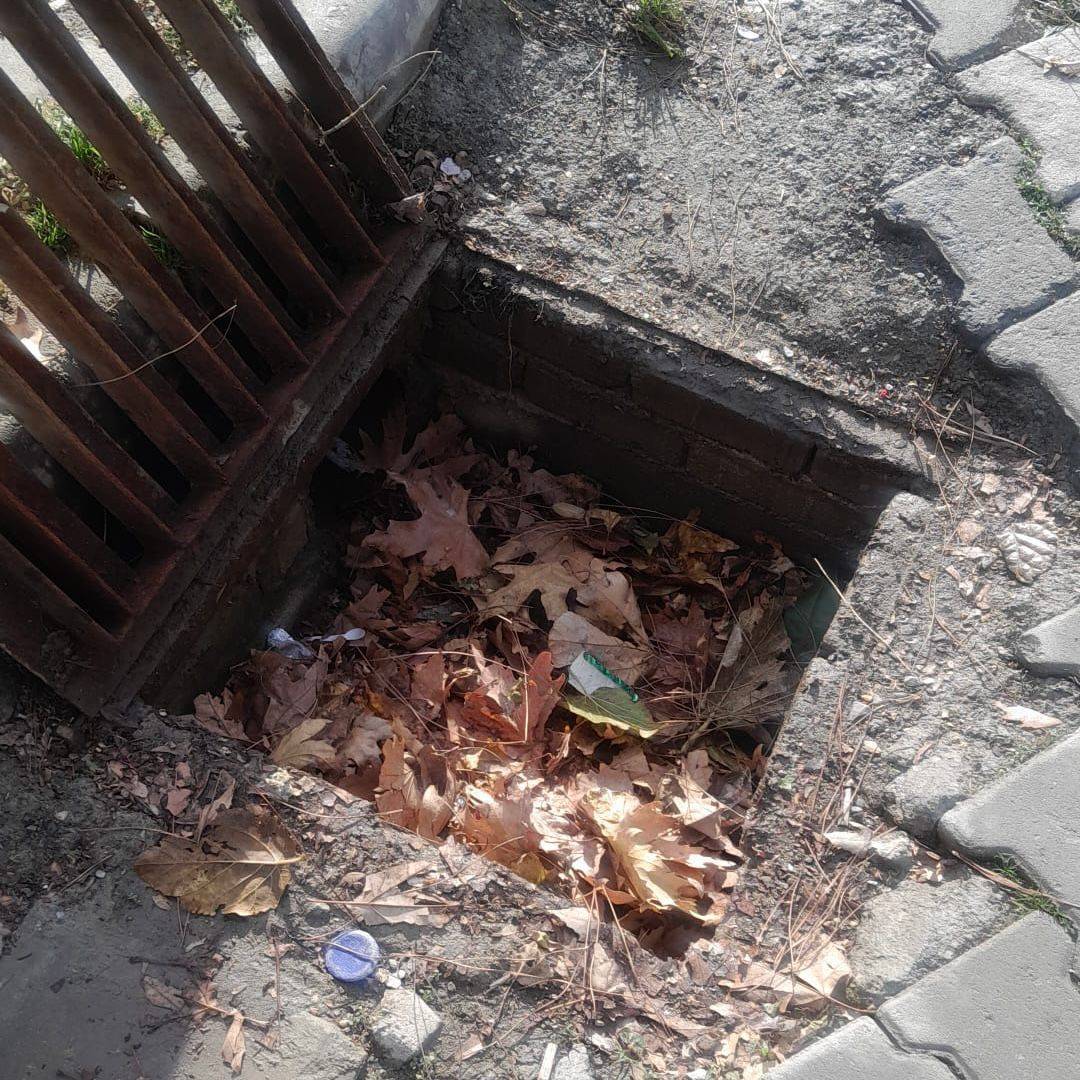 Burhaniye Belediyesi Temizlik İşleri ekipleri 7/24 sahada