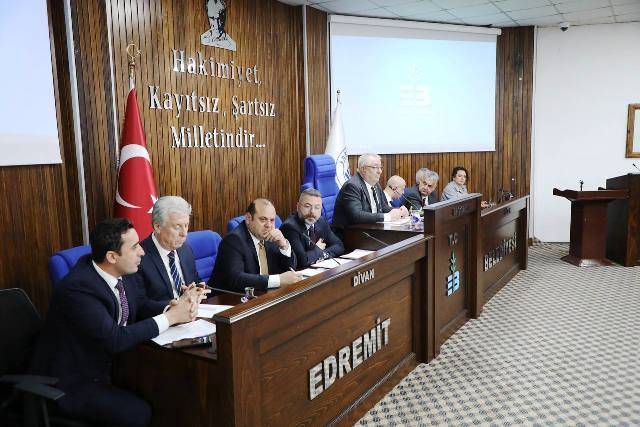 Edremit’te yılın ilk muhtarlar toplantısı yapıldı