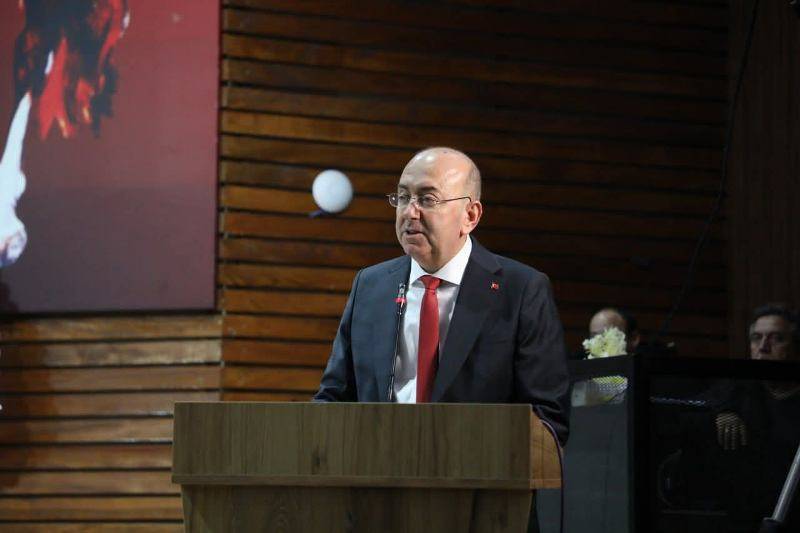 Edremit Bakkallar ve Bayiler Odası’nda Hakan Uçak güven tazeledi