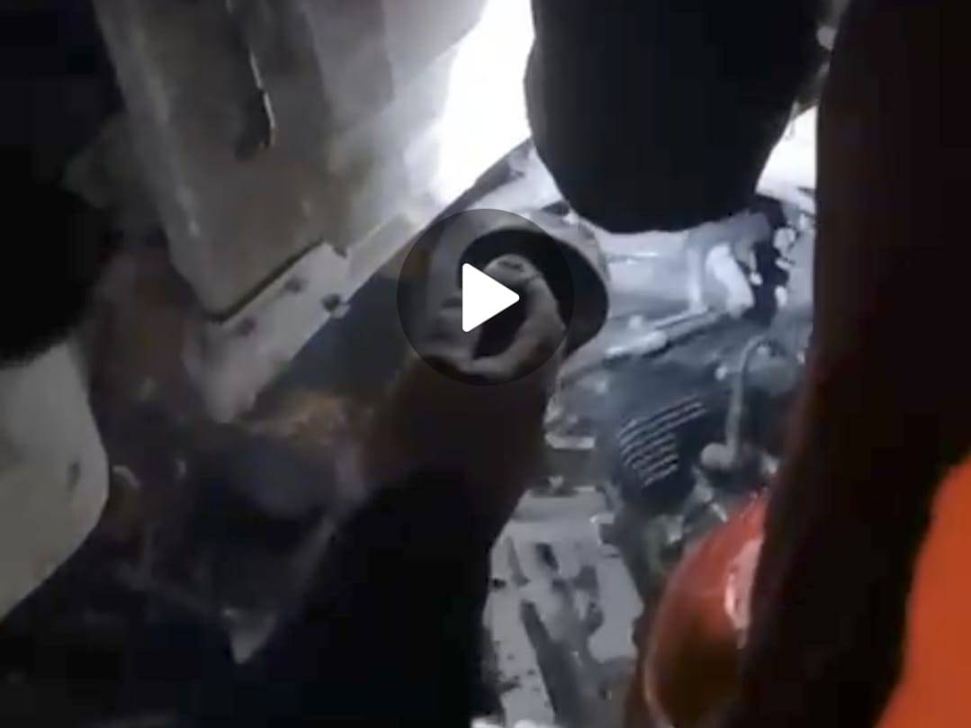 Ayvalık’ta Korkunç Kaza: Motosiklet Sürücüsünün Ayağı Araca Sıkıştı