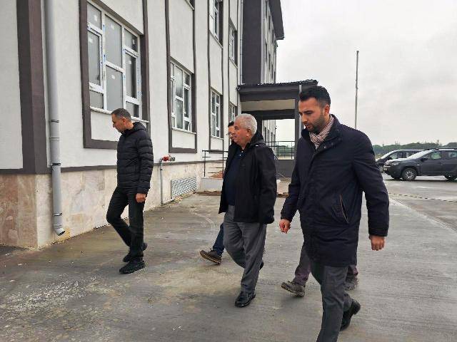 İl Millî Eğitim Müdüründen Eğitim İçin Sahada Yoğun Hafta Sonu Mesaisi