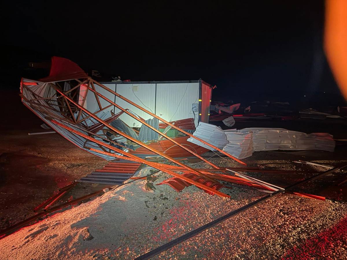 Balıkesir’de şantiyede kabus gibi akşam: Fırtına hasara neden oldu