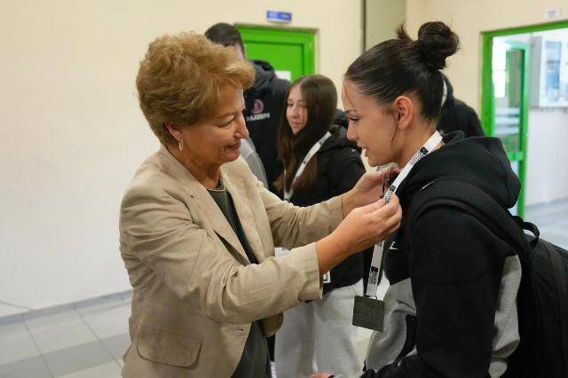 Burhaniye Belediyesi 4. Geleneksel Yıldız Kızlar Voleybol Turnuvası Başladı