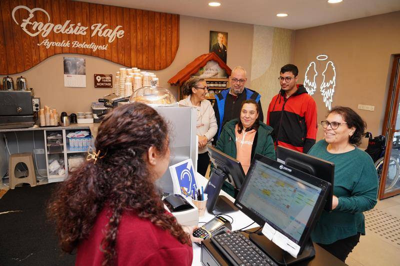 Engelliler Derneği’nden Engelsiz Kafe’ye Ziyaret