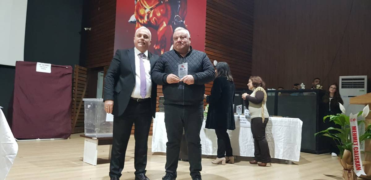 Edremit Lokantacılar ve Köfteciler Odası’nda Aykut Dürüst güven tazeledi