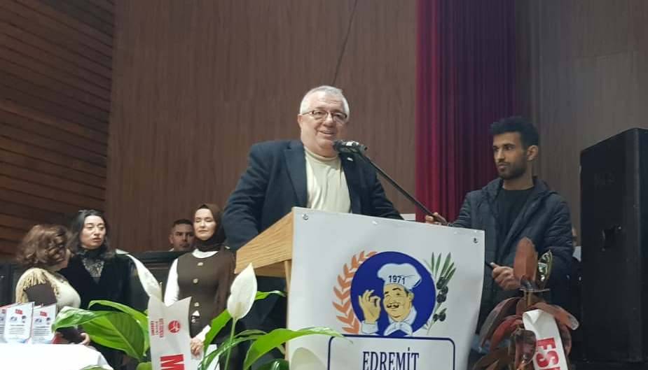 Edremit Lokantacılar ve Köfteciler Odası’nda Aykut Dürüst güven tazeledi