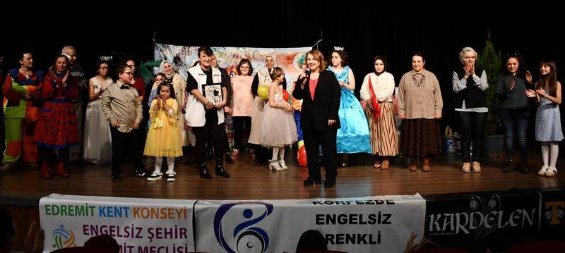 Edremit’in engelsiz mücevherleri sahnede parladı