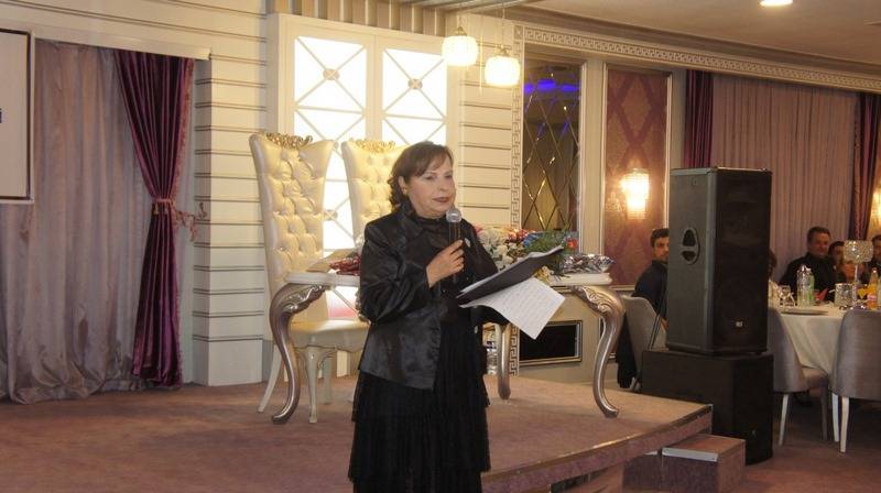 Yıllar mezun ettiği Edremit Liseliler bu kez aynı masalarda buluştu.