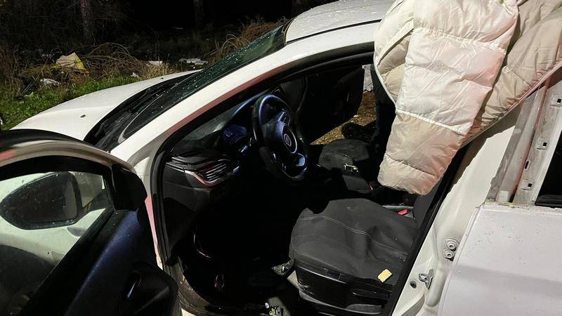 Gönen’de Park Halindeki Araçta Patlama: 2 Kişi Yaralandı