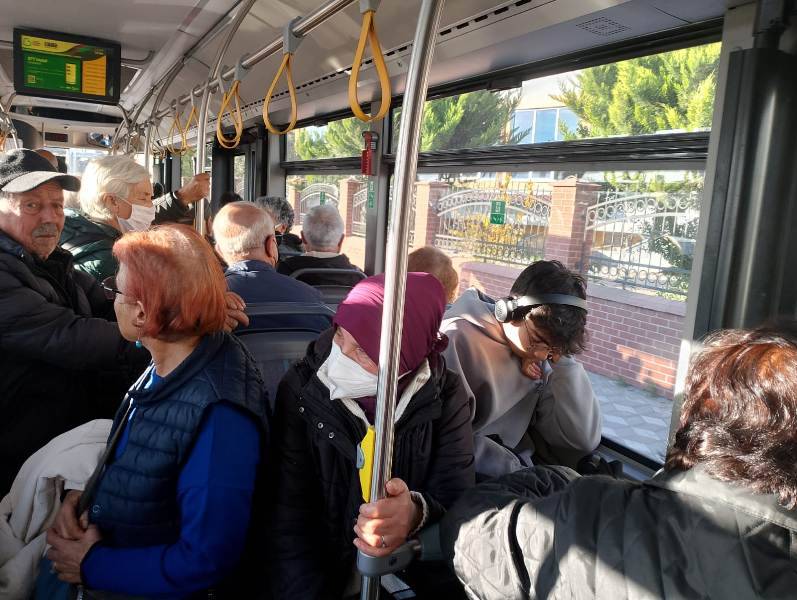 Toplu Taşıma araçlarında büyüklere saygısızlık tepkisi