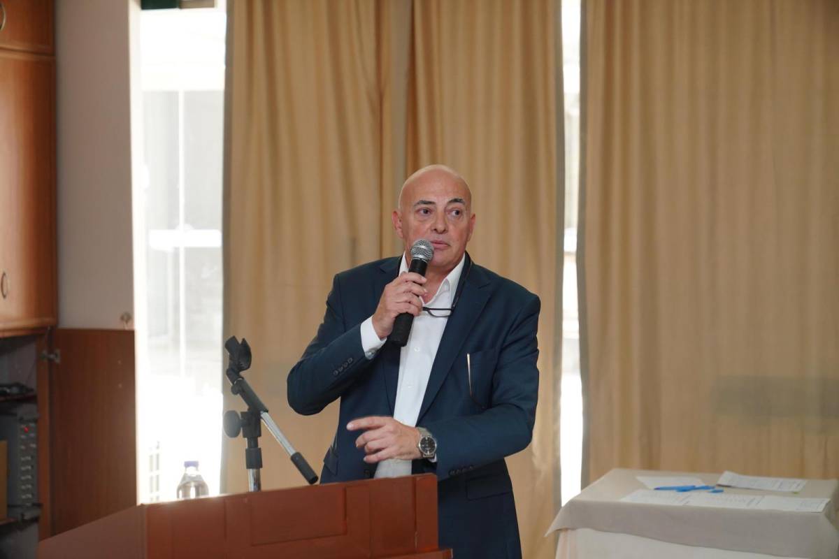 Özgültekin; Ayvalık, “Gel” Diye Çağırmıyor; “Hazırsan Buradayım” Diyor...