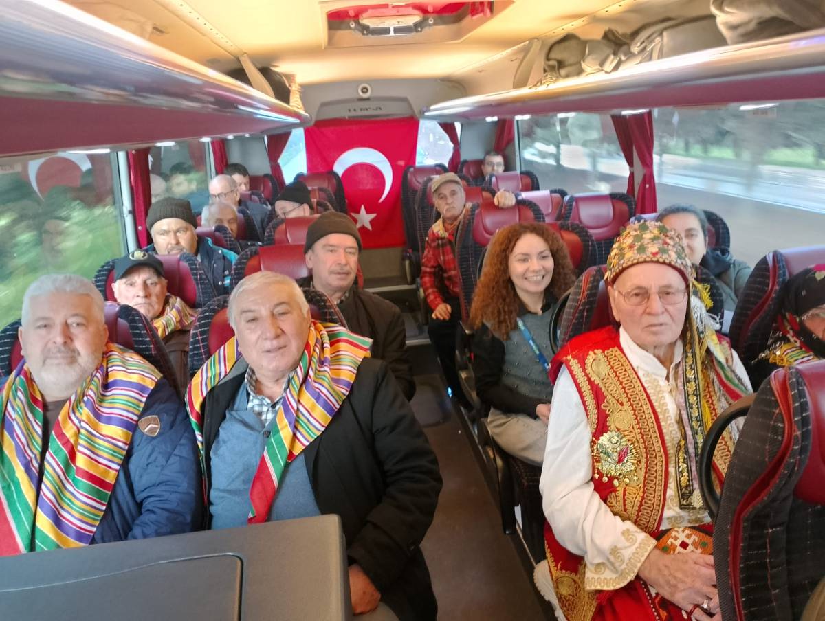 Sındırgı'ya Moral Paylaşımı Yörük Türkmen Vakfı’ndan Geldi