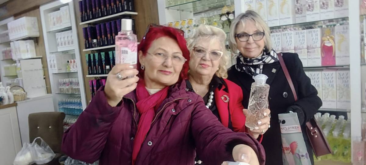 Sındırgı halkının deprem yaraları dayanışmayla sarılıyor