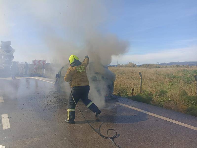 Balıkesir'de alev alan otomobil paniği