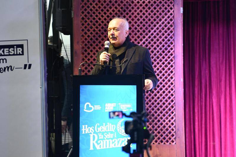 Başkan Akın, Dursunbey’de iftar yaptı