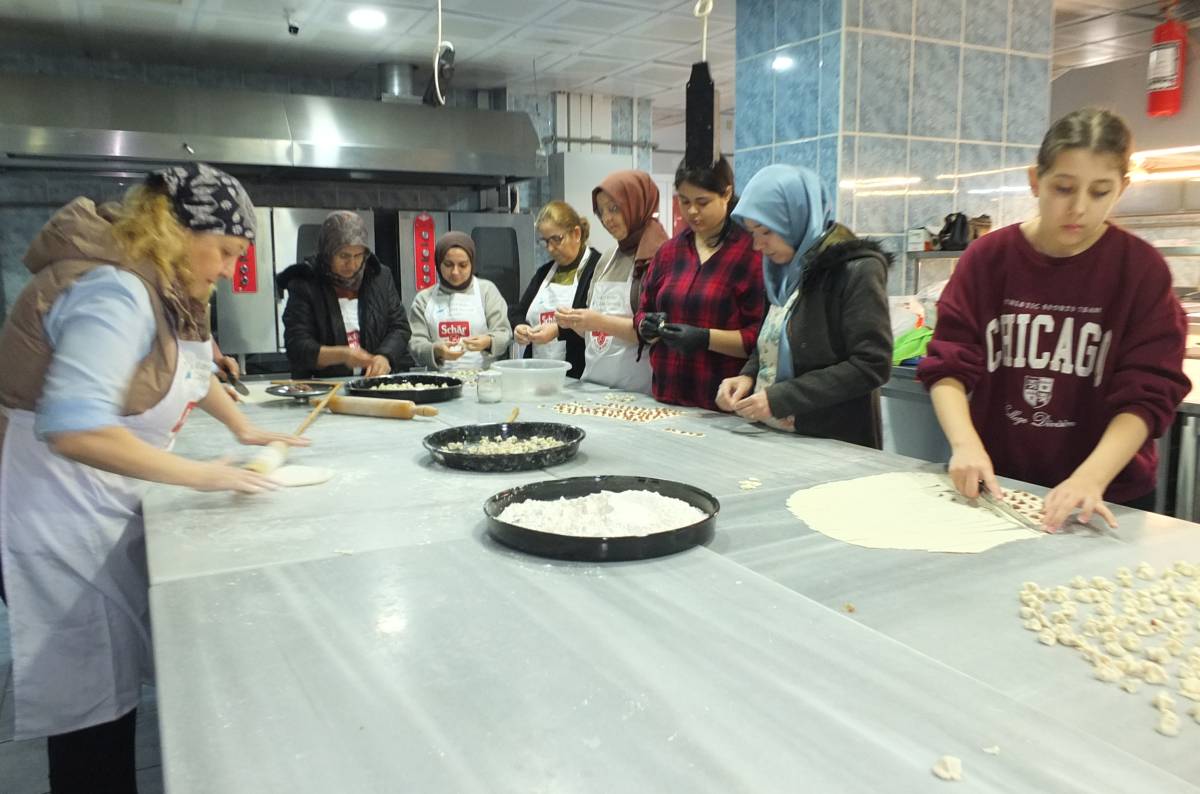 Burhaniye’de Çölyaklılar mantı gününde buluştu