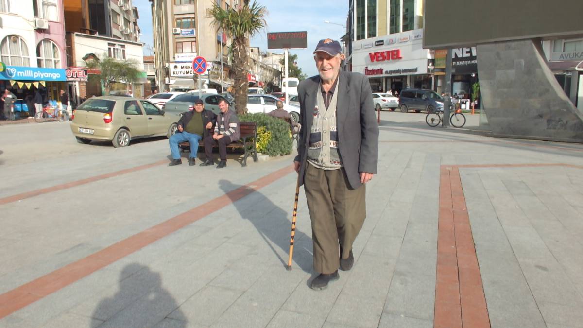 Burhaniye de Atatürk’ü karşılayan Hasan dede o günleri unutamıyor