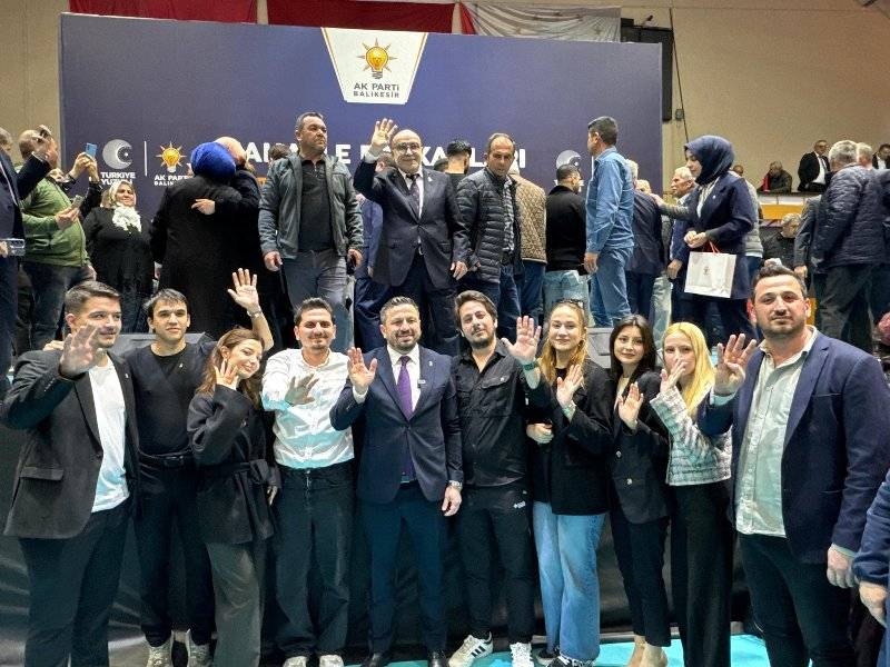 AK Parti Mahalle Başkanları Balıkesir'de toplandı.