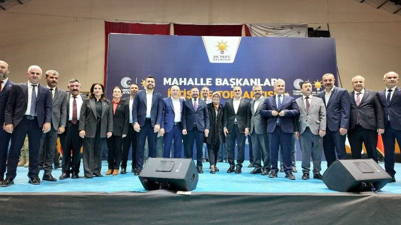 AK Parti Mahalle Başkanları Balıkesir'de toplandı.