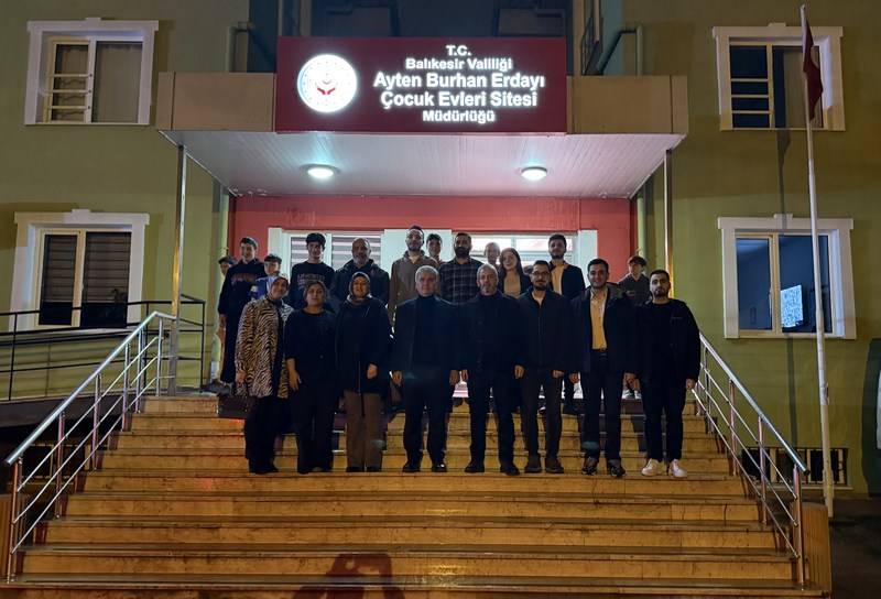 Canbey, Sevgi Evleri’nde çocuklarla sahur yaptı