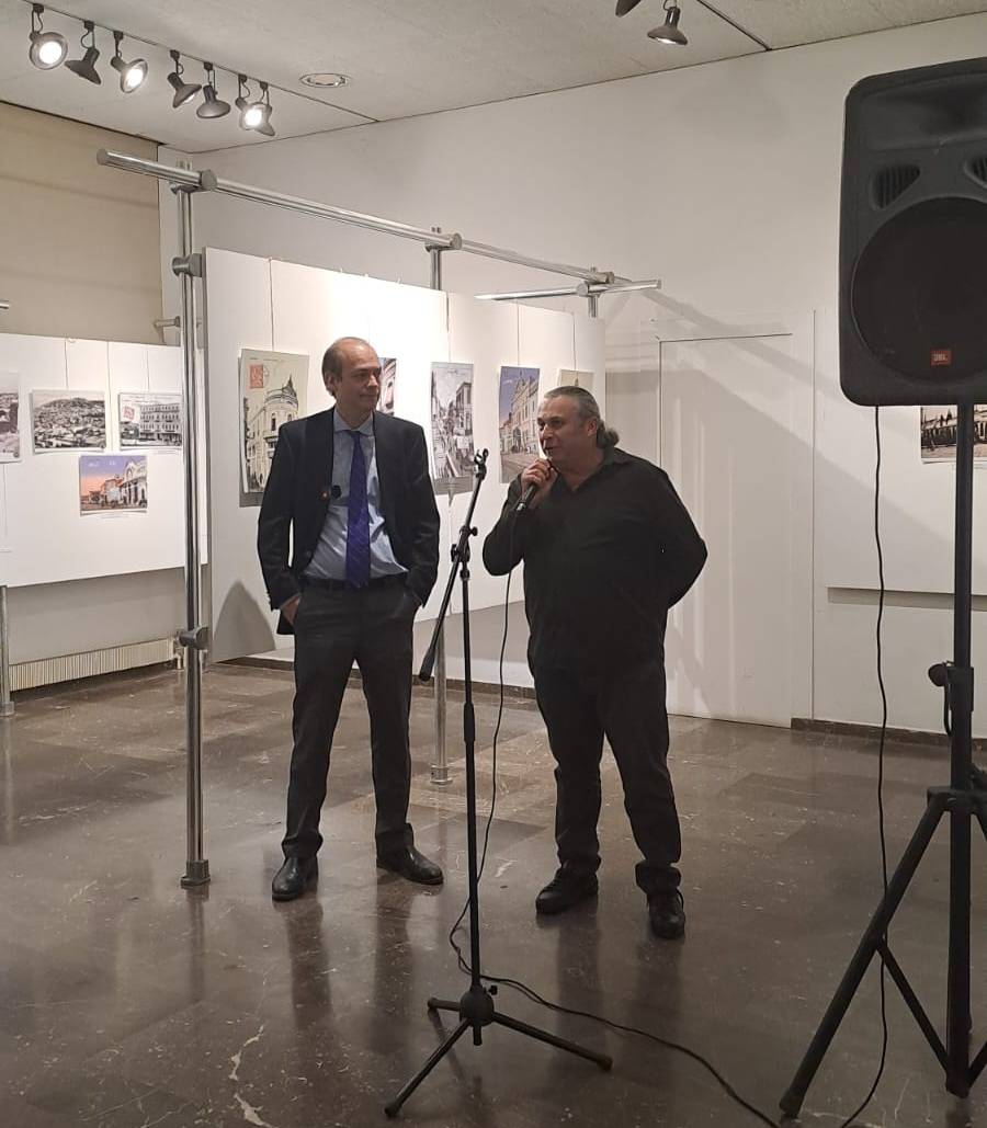 Midilli’den sonra ikinci sergi sakız Adası’nda açıldı