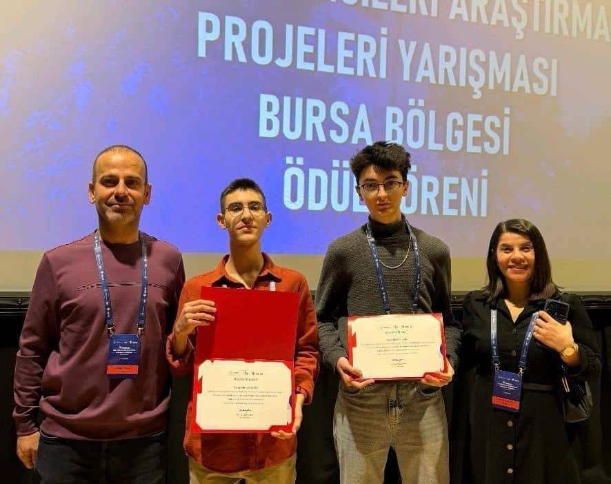 Balıkesir’in Burhaniye ilçesinde, öğrenciler TUBİTAK 2204 A Lise Öğrencileri Araştırma