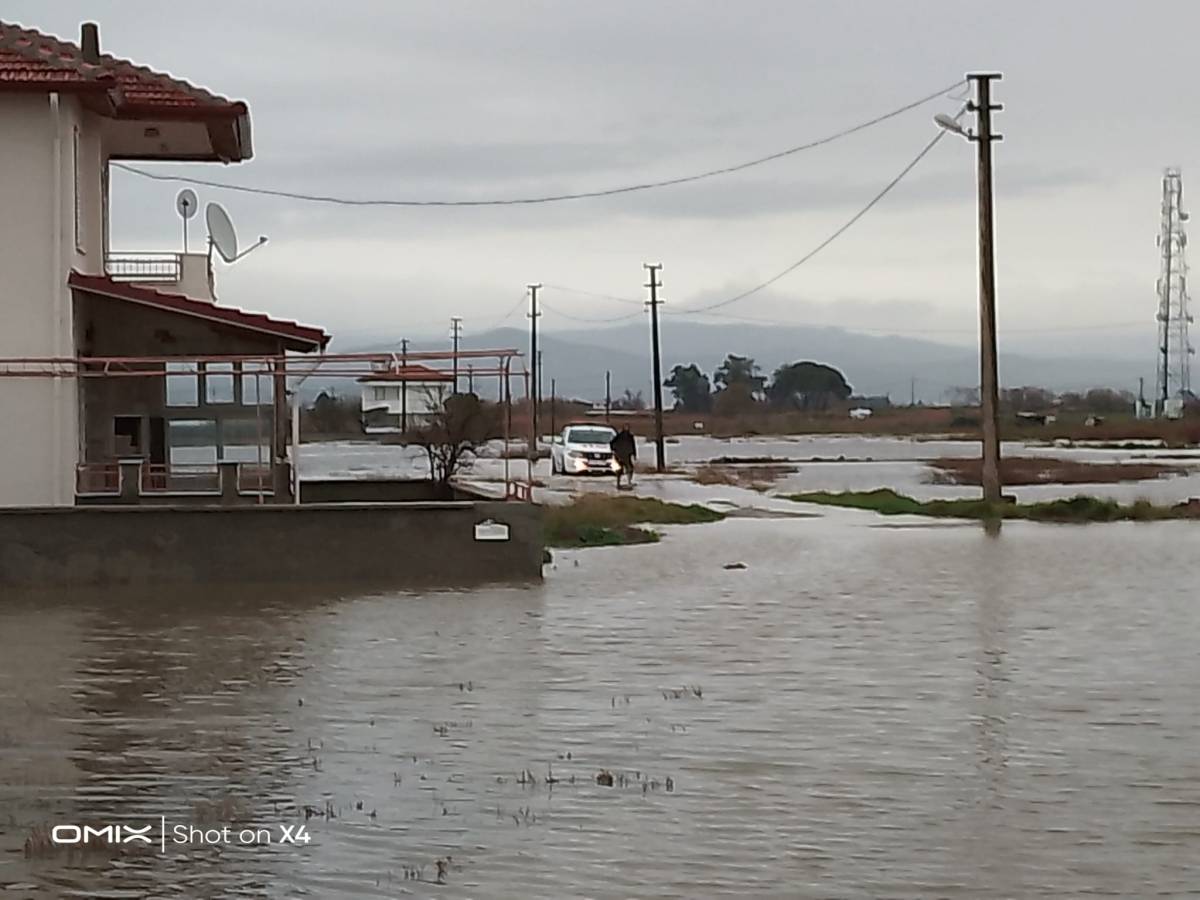 İtfaiyeden Sular İçinde Nefes Kesen Kurtarma