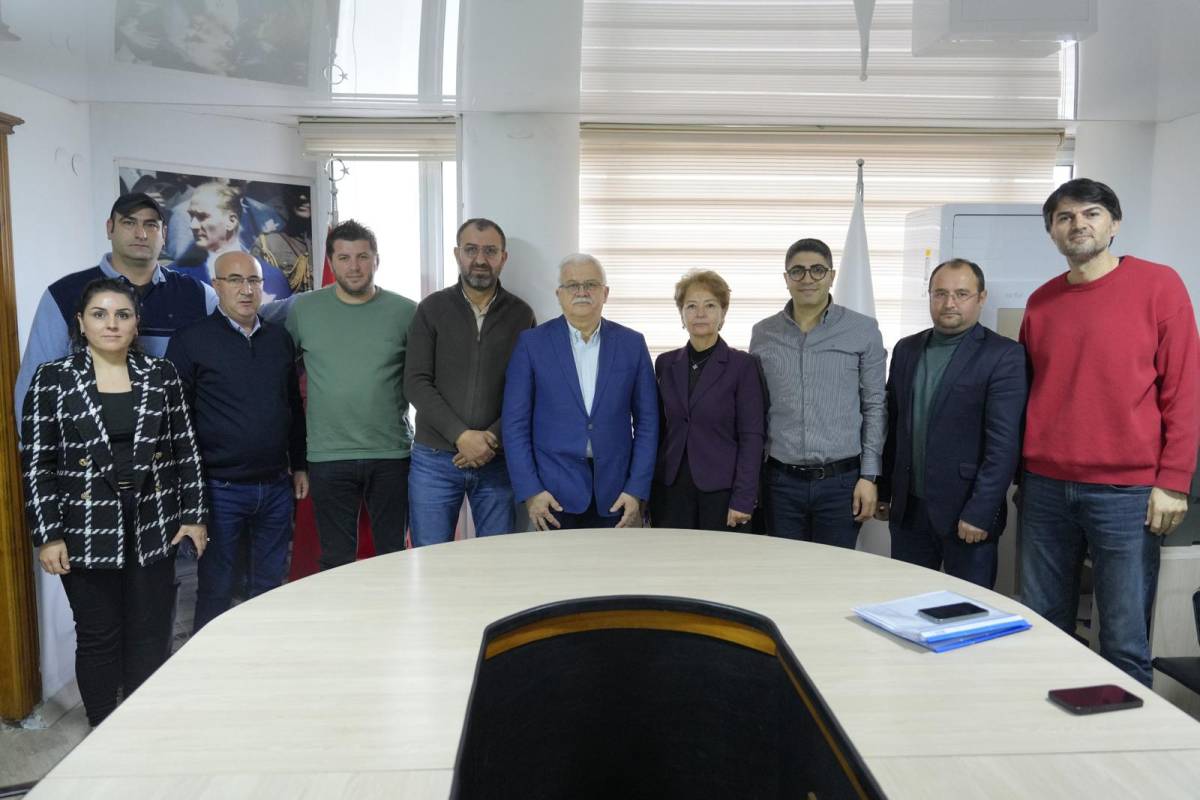 Burhaniye Belediyesi’nden spor kulüplerine tam destek