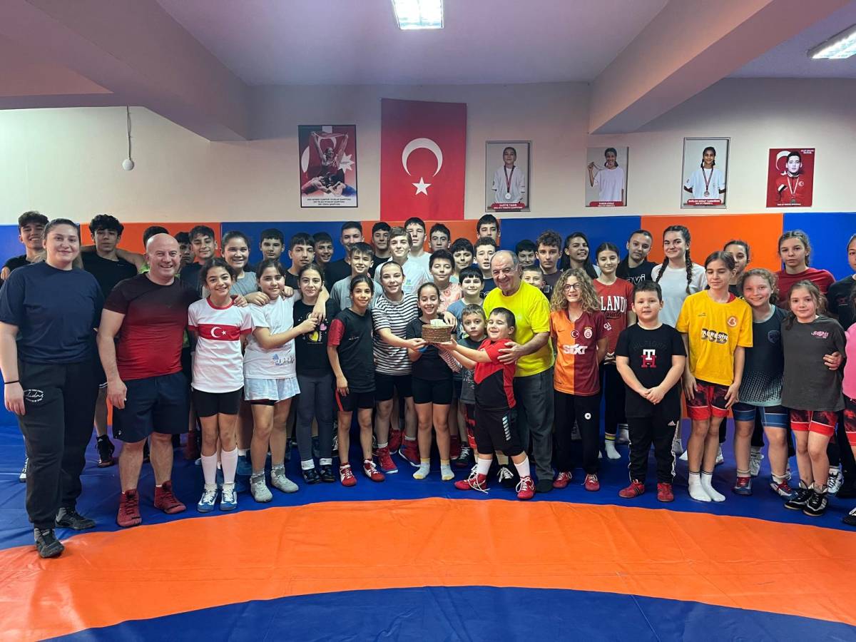 Gürespor Güreşte de zirvede: İlçenin gururu oldu