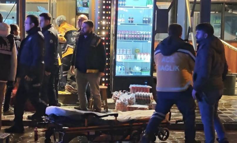 Edremit'te kokoreççi dükkanına motosikletli saldırı