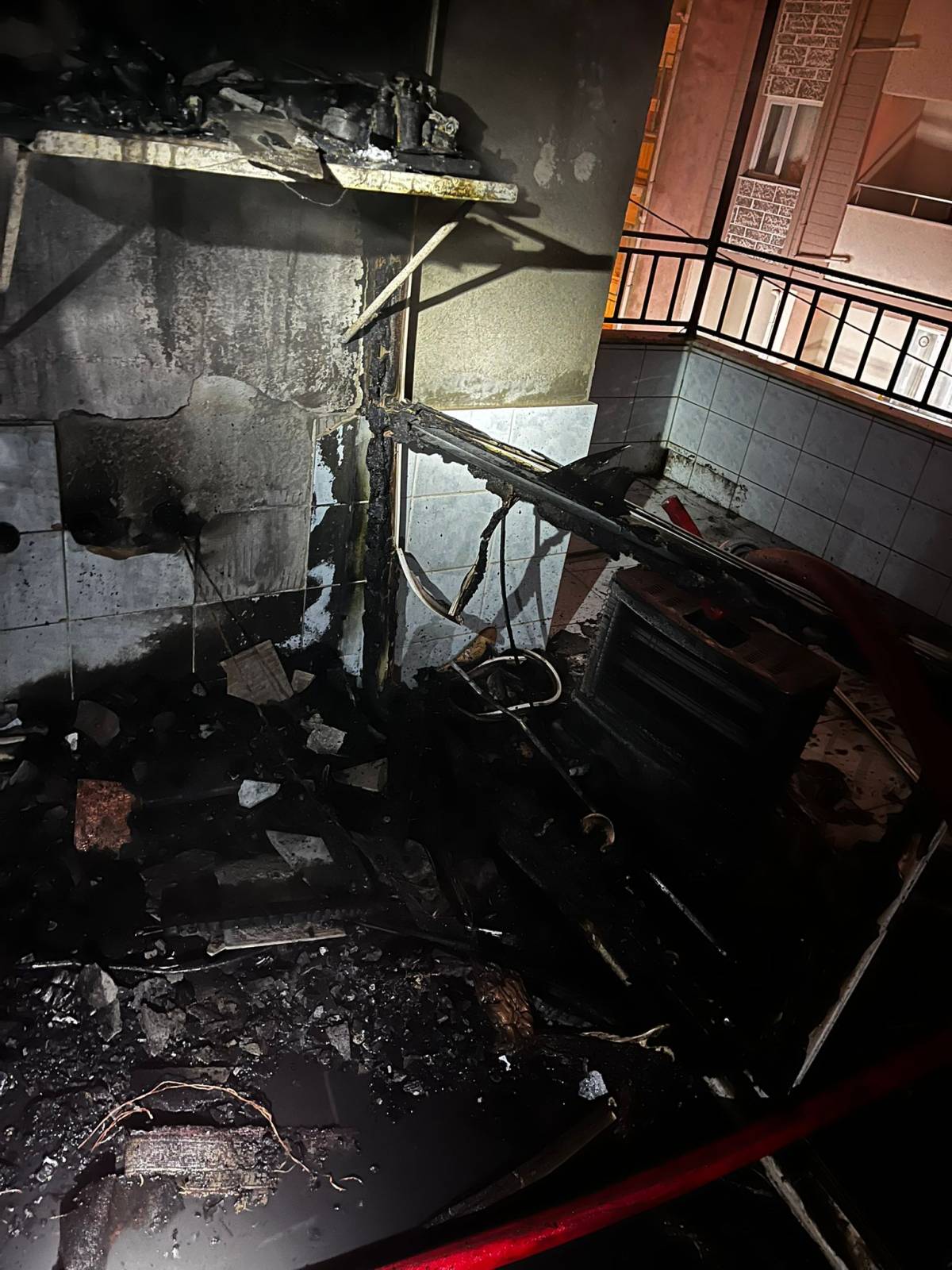 Altıeylül’de Oturma Odasında Yangın Paniği