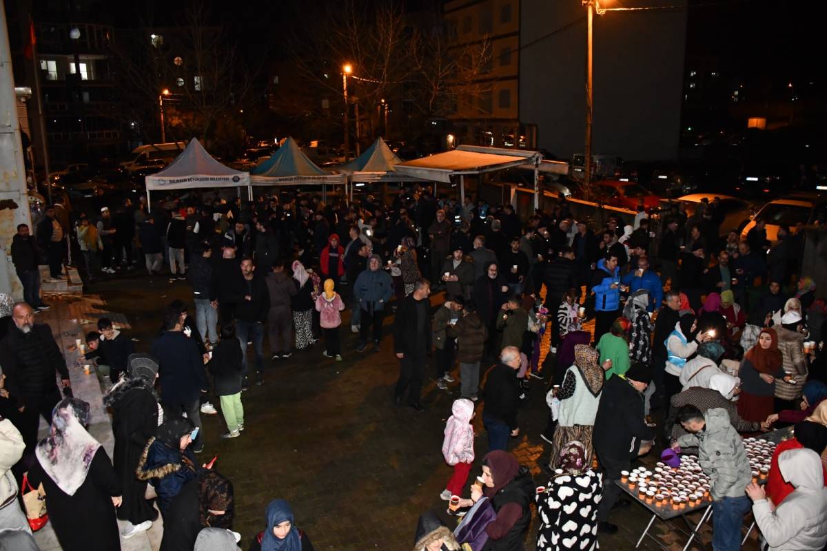 Başkan Akın Berat Kandili’nde hemşehrilerini unutmadı