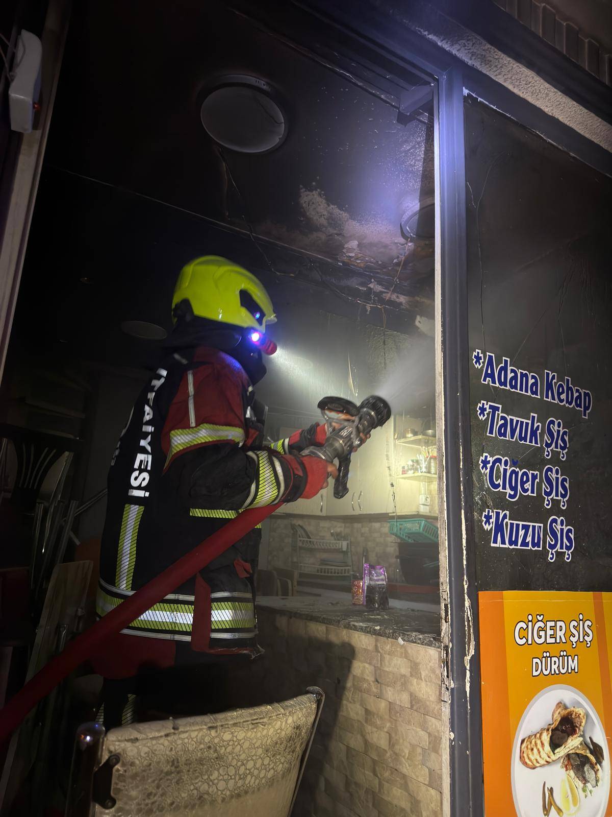 Edremit’te Ciğercide Baca Yangını Paniğe Neden Oldu