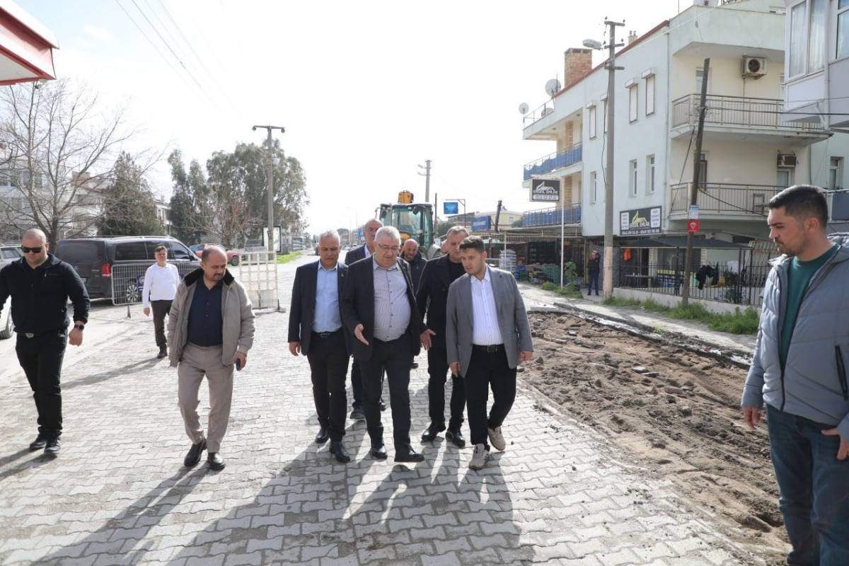 Edremit Belediyesi’nden İkizçay Mahallesi’nde yoğun yol mesaisi
