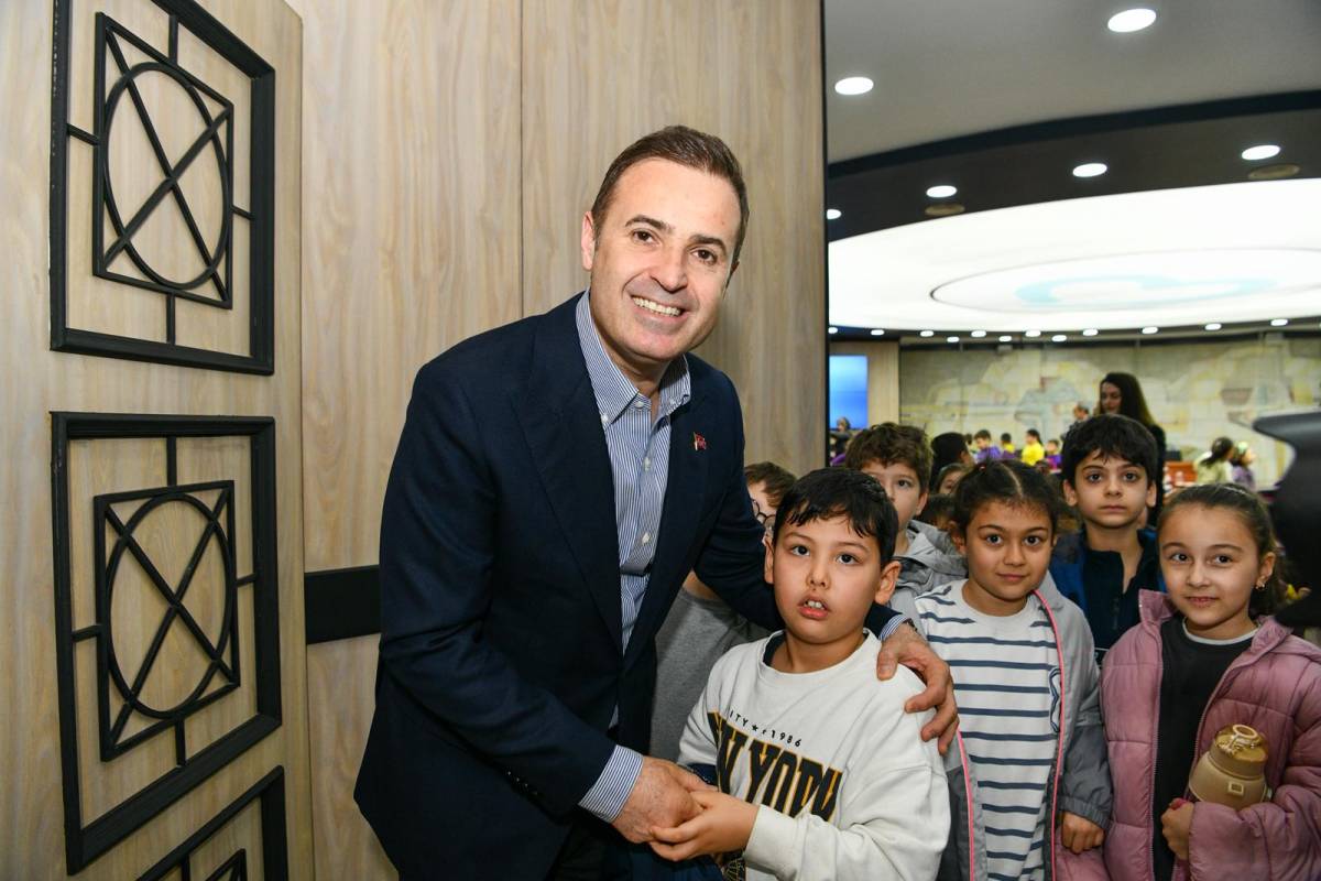 Akın, öğrencileri belediyede ağırladı