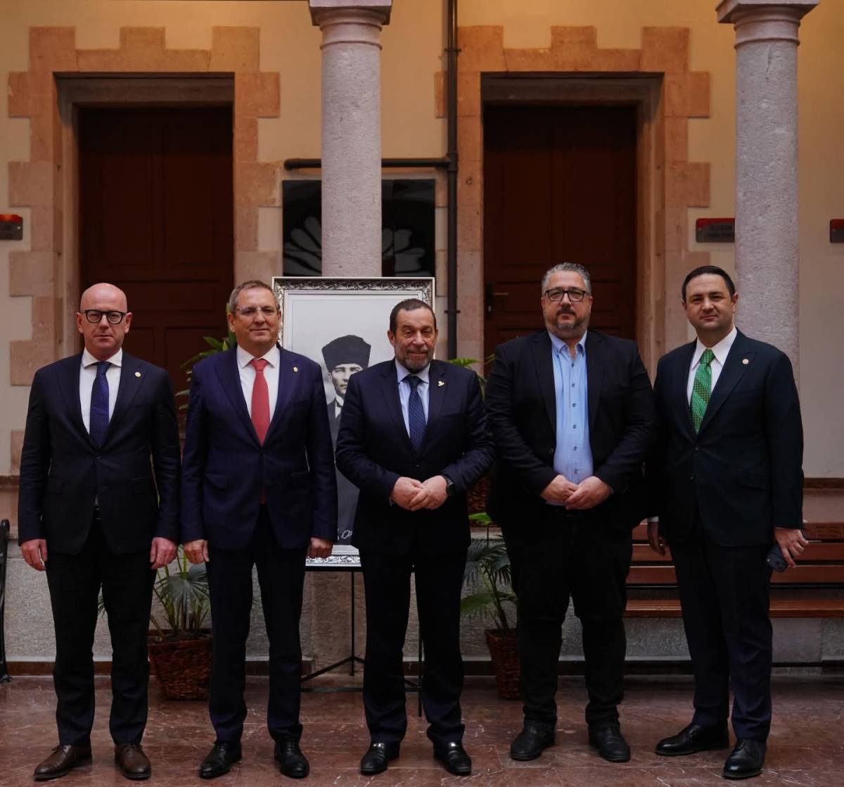 Rauf Denktaş Kültür Merkezi açılışı öncesi önemli isimler Ayvalık’ta ağırlandı.