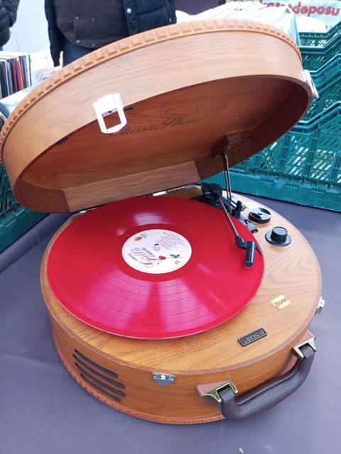 Bandırma’da Antika Pazarı kapılarını açtı: İlk gün 3 bin ziyaretçi