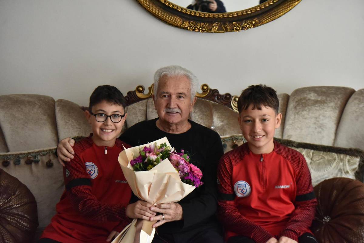 Altıeylül’de Yaşlılara Saygı Haftası’nda Anlamlı Ziyaret