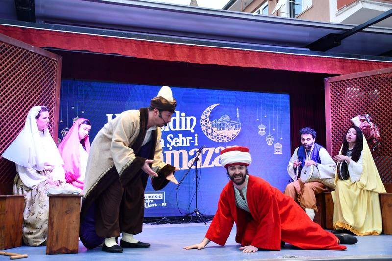 Karesili vatandaşlar Büyükşehir’in iftar sofrasında oruçlarını açtı