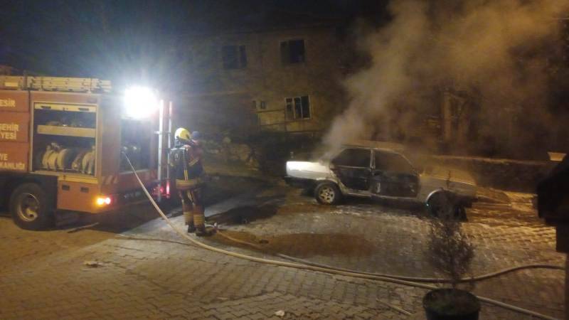 Dursunbey’de araç yangını