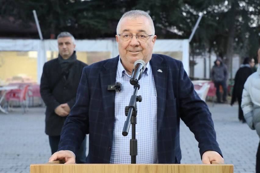 Edremit’te iftar coşkusu Cumhuriyet Mahallesi ile devam etti