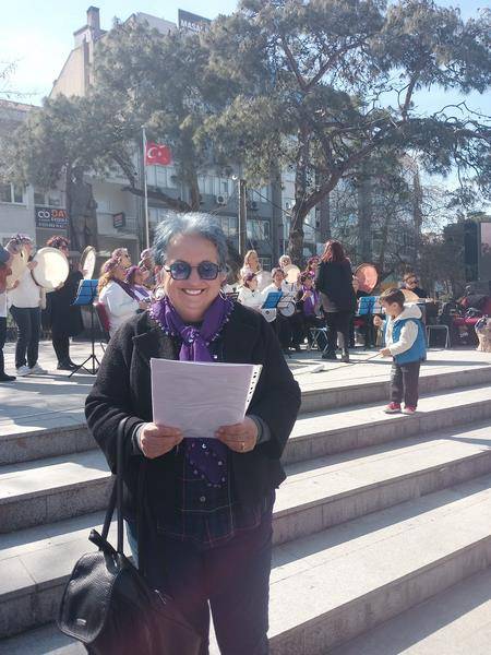 **Burhaniye’de Dev Emekli-Sen’den Kadınlar Günü açıklaması**