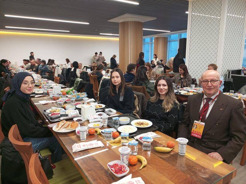 AK Parti Bandırma Belediye Meclis Üyesi Mehmet Doğan, Engelli Vatandaşlara İftar Verdi