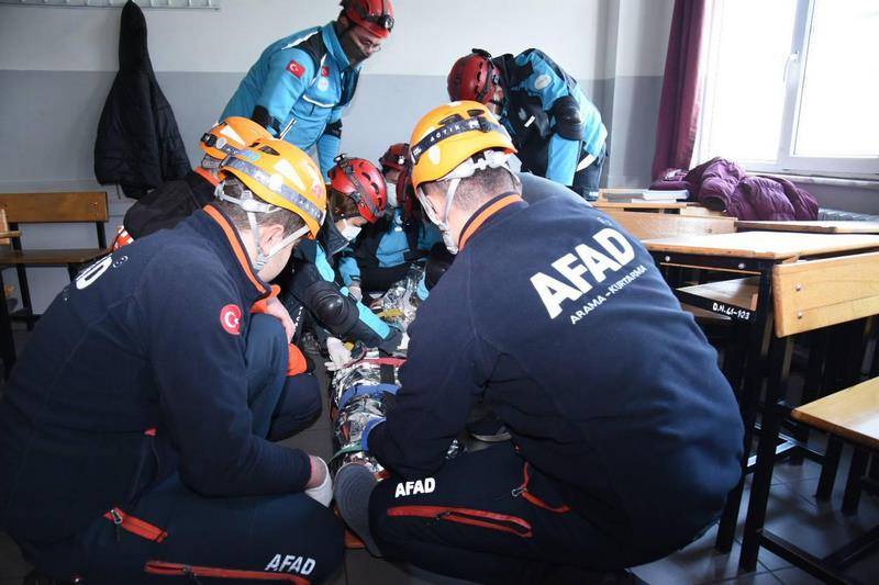 Balıkesir'de deprem haftasında senaryolu deprem