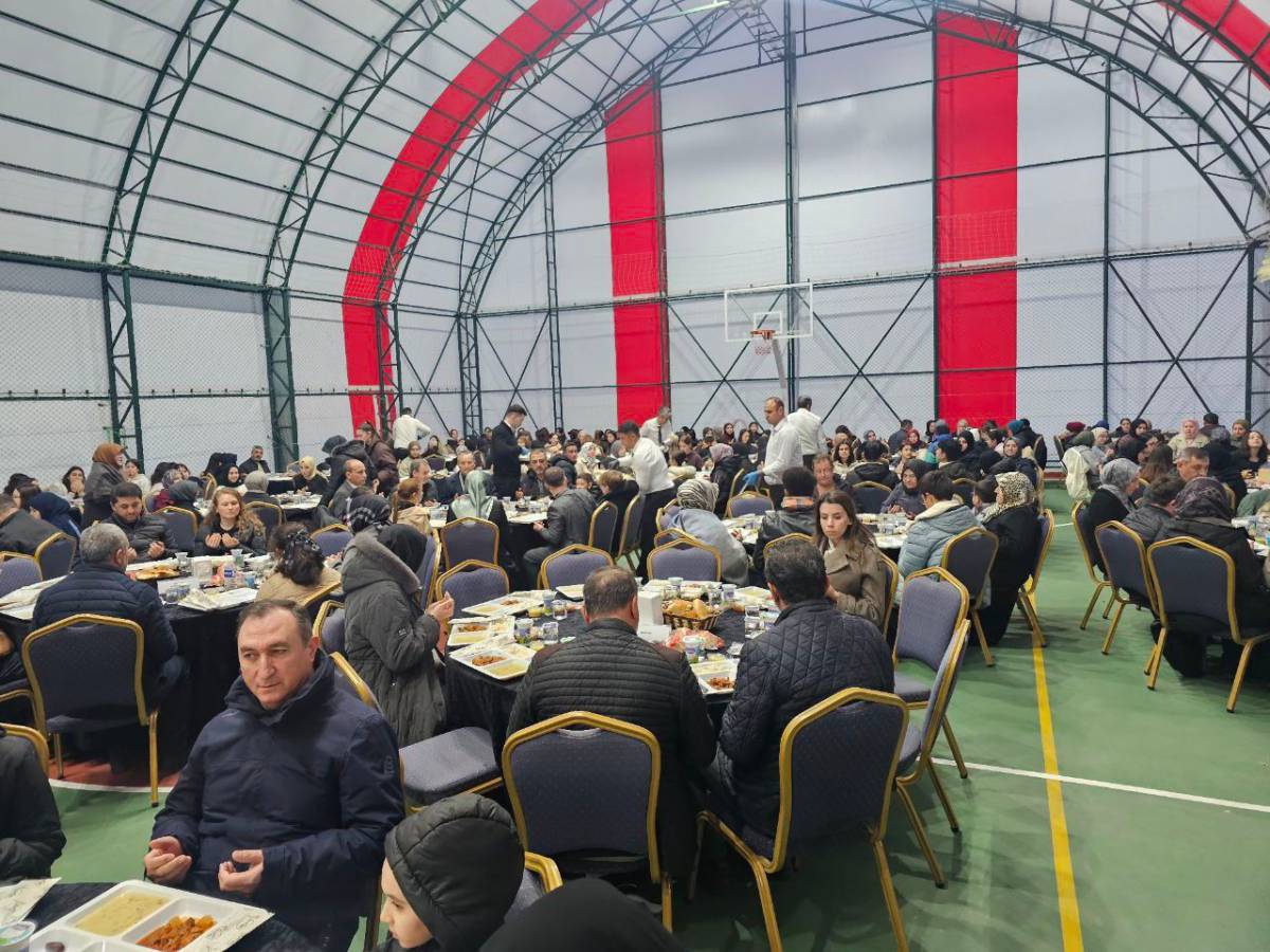 Ramazan’ın bereketi eğitim ailesini aynı sofrada buluşturdu